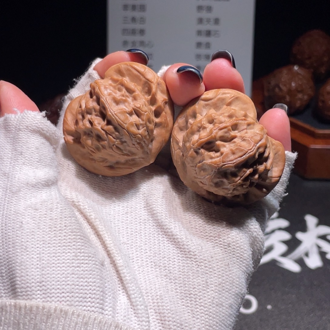 文玩核桃吊坠40.38大耳图图6809