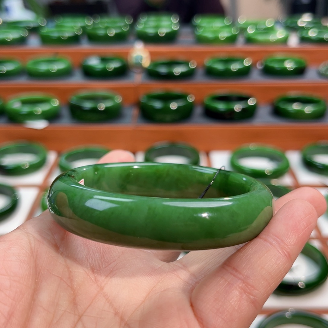 未镶嵌手镯和田玉（碧玉）