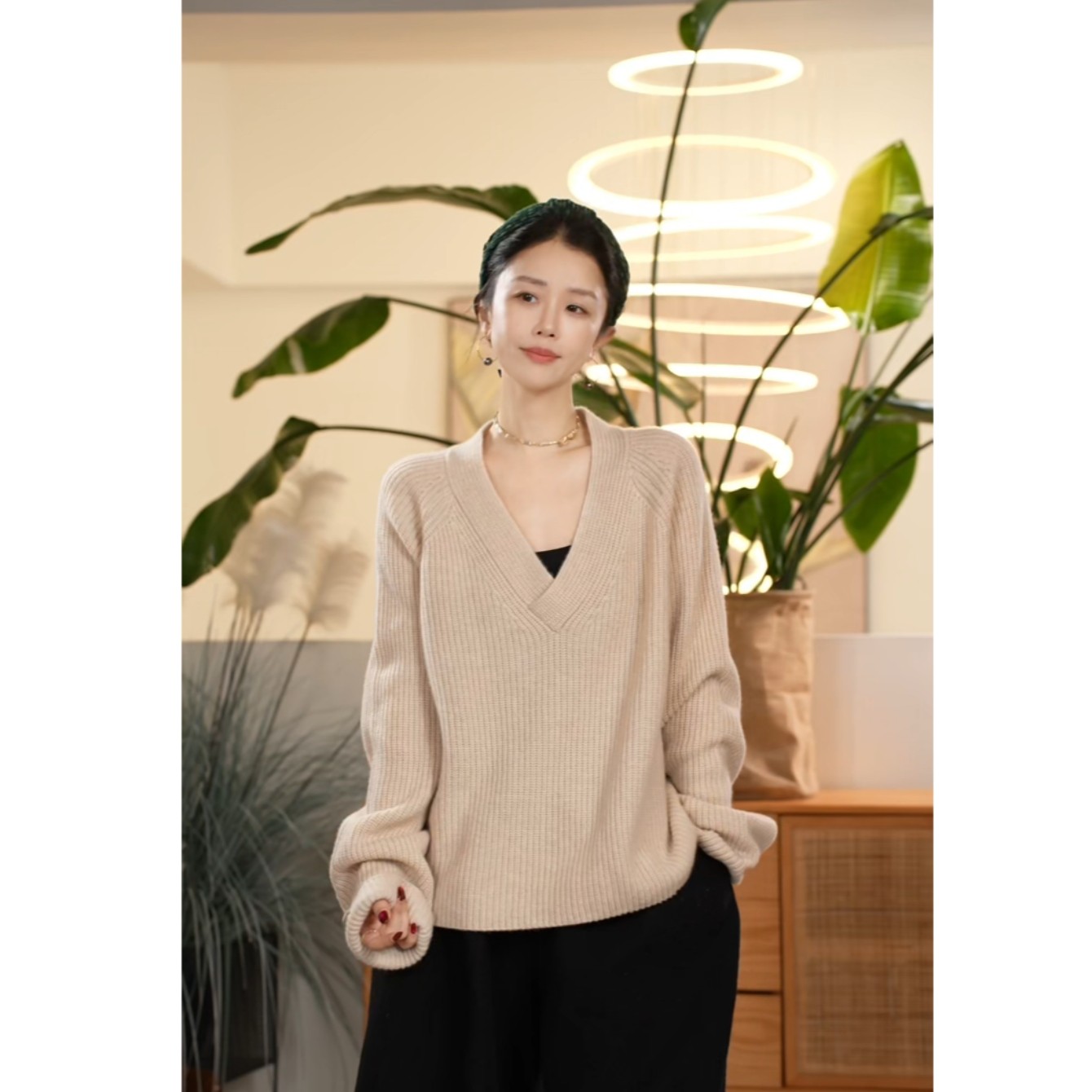 X【叭哒不惑】暖杏 山羊绒V领简约针织衫女时尚气质百搭毛衣