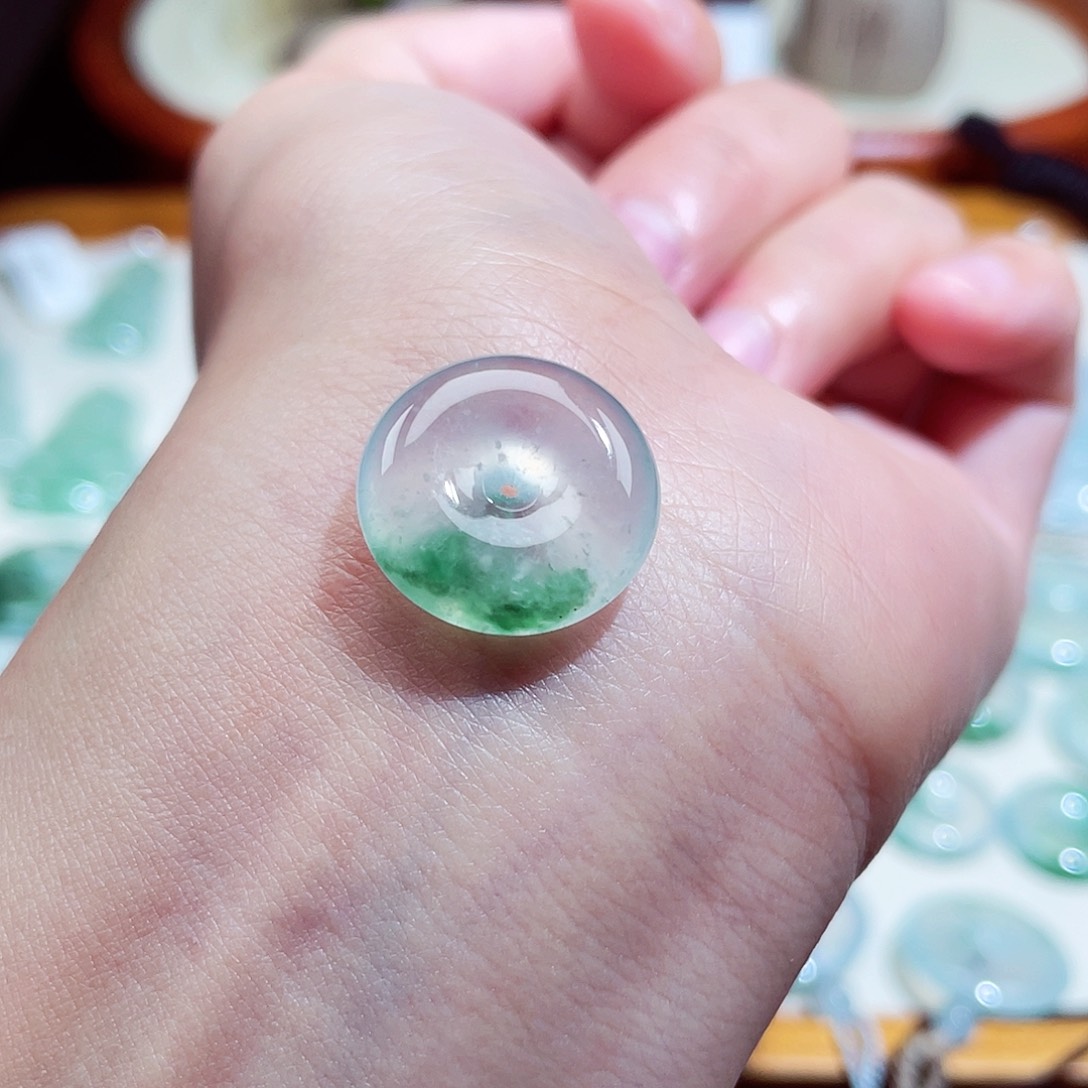 翡翠颈饰未镶嵌扣子