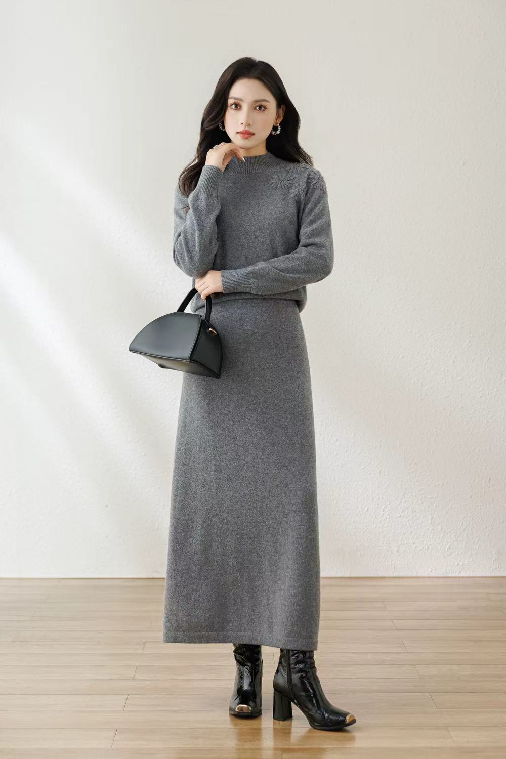 100%纯山羊绒雅菊绣花中高领打底衫00637