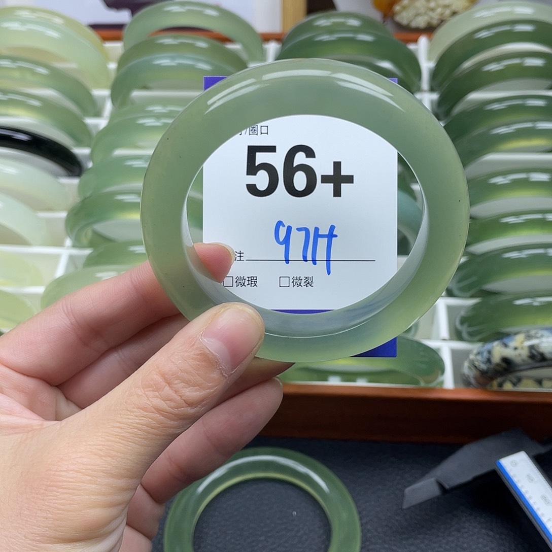 蛇纹石玉手镯未镶嵌胖*君