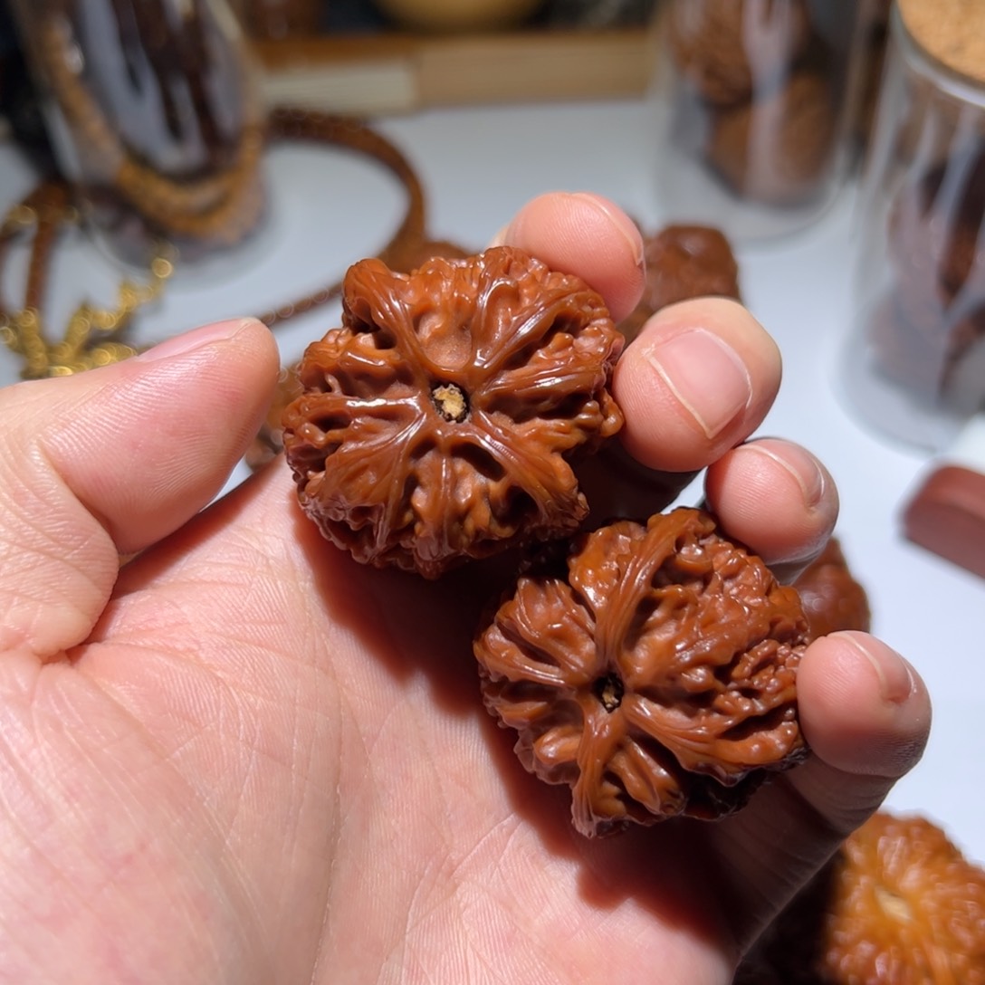 文玩核桃把件@*回苹果园