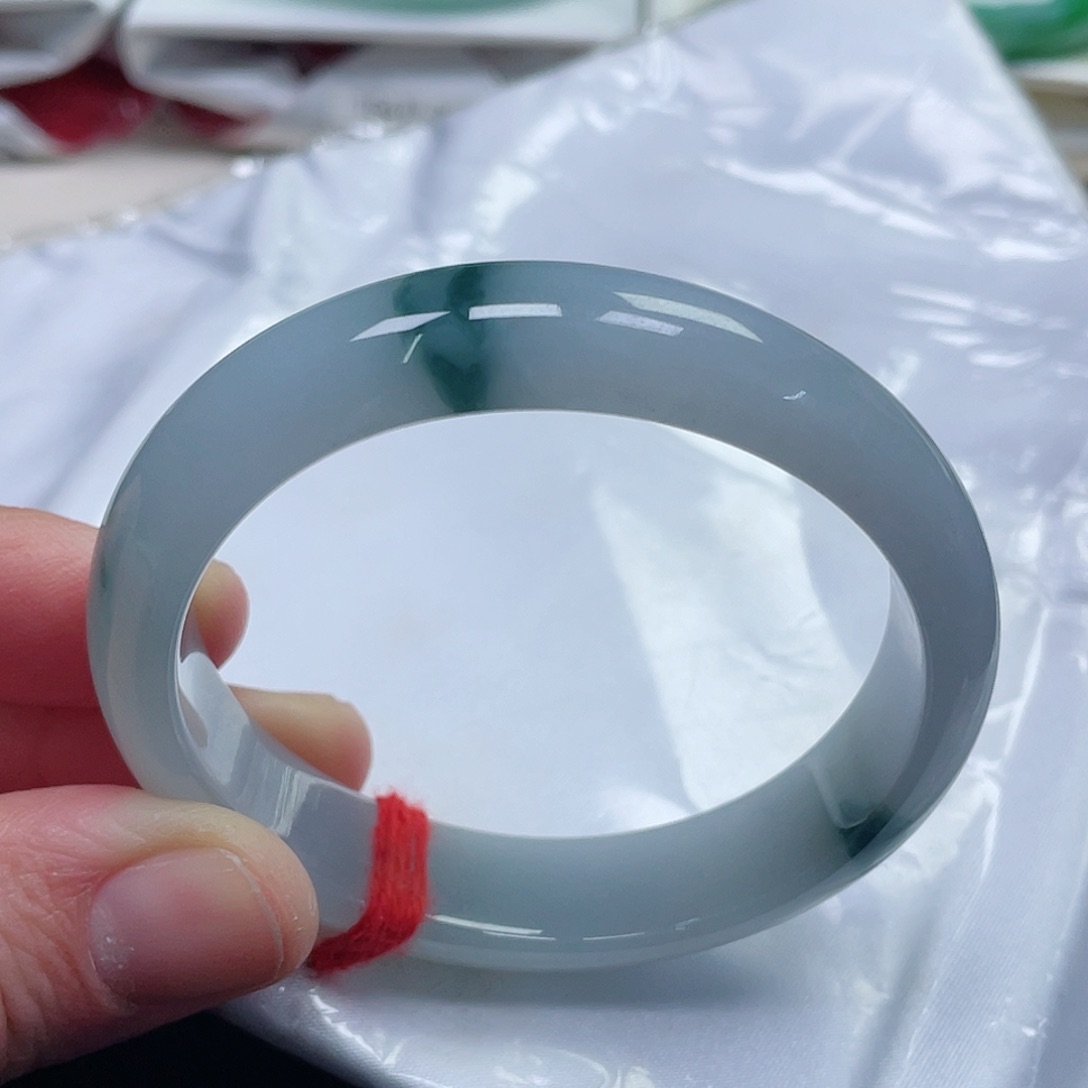 未镶嵌手镯（贵妃镯）翡翠缅甸翡翠