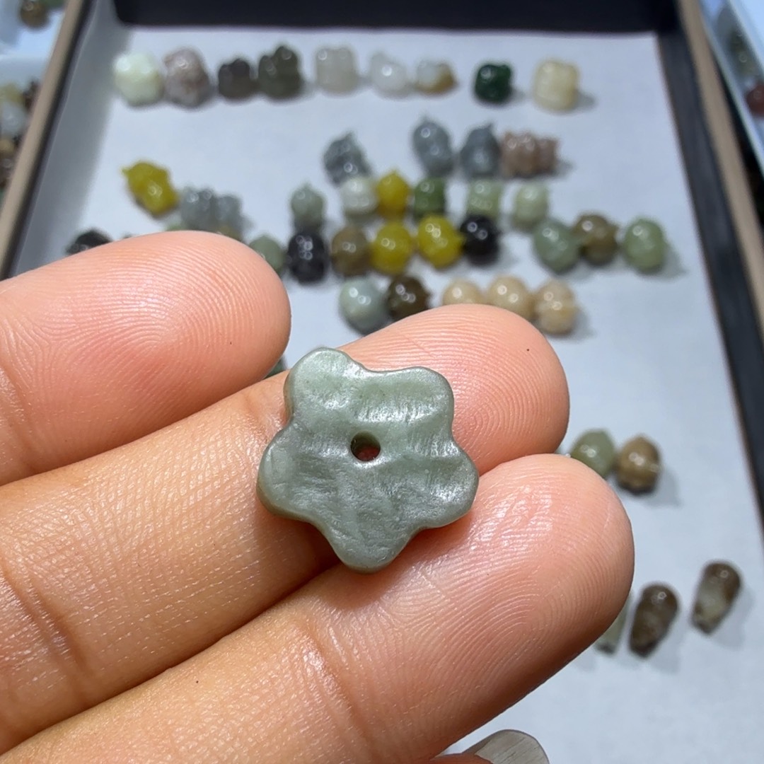 和田玉未镶嵌珠宝奇石