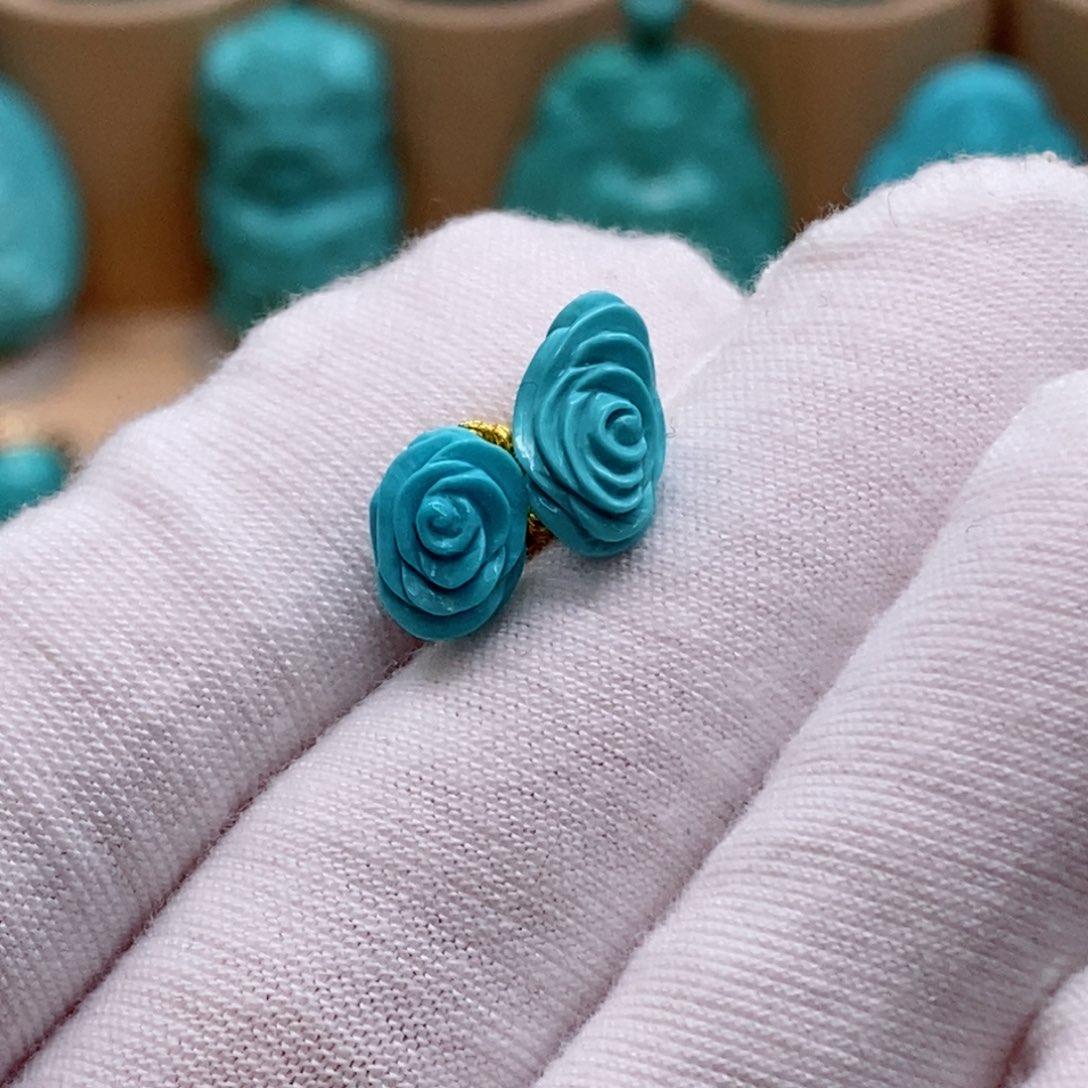 绿松石未镶嵌珠宝奇石