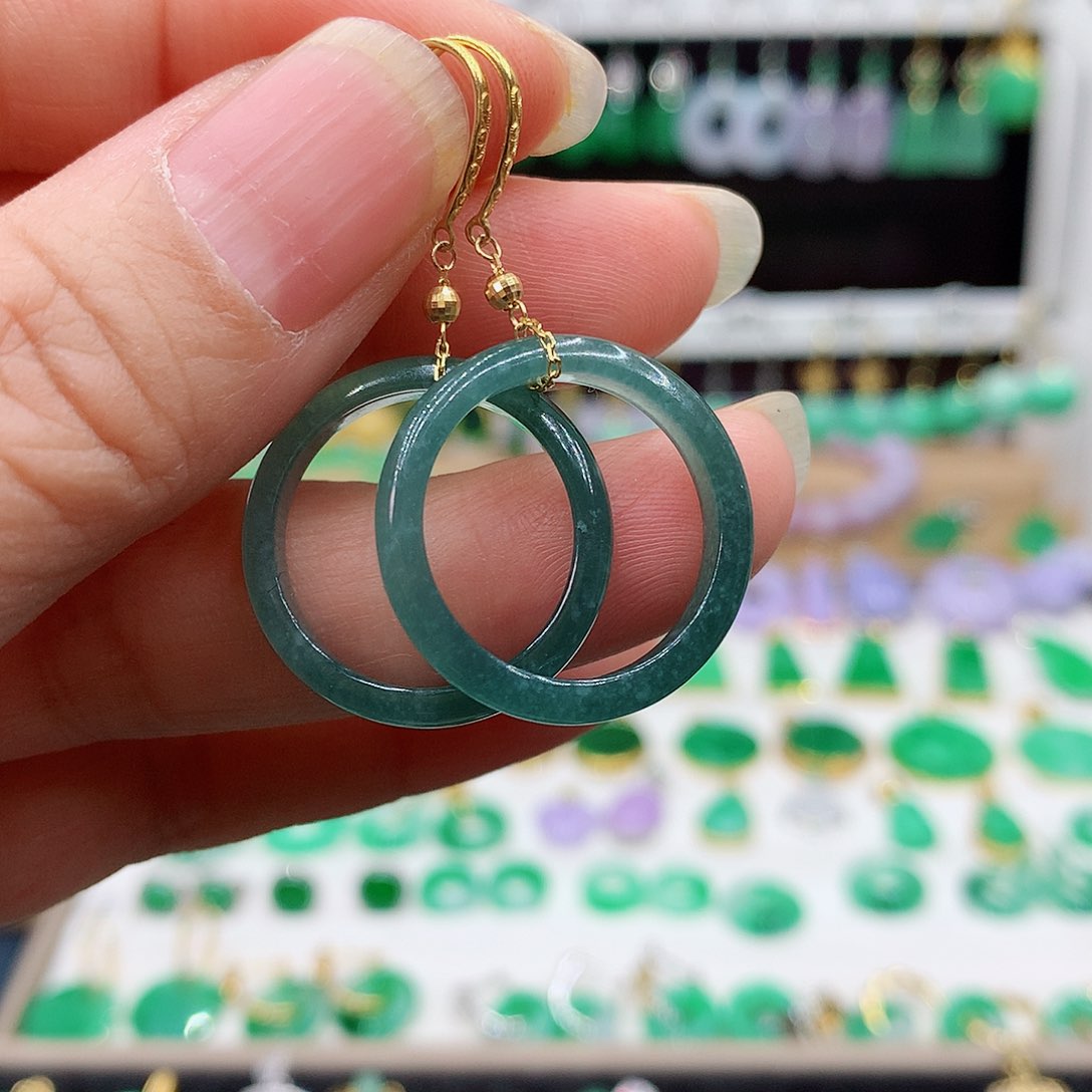 翡翠耳饰18K金镶嵌的