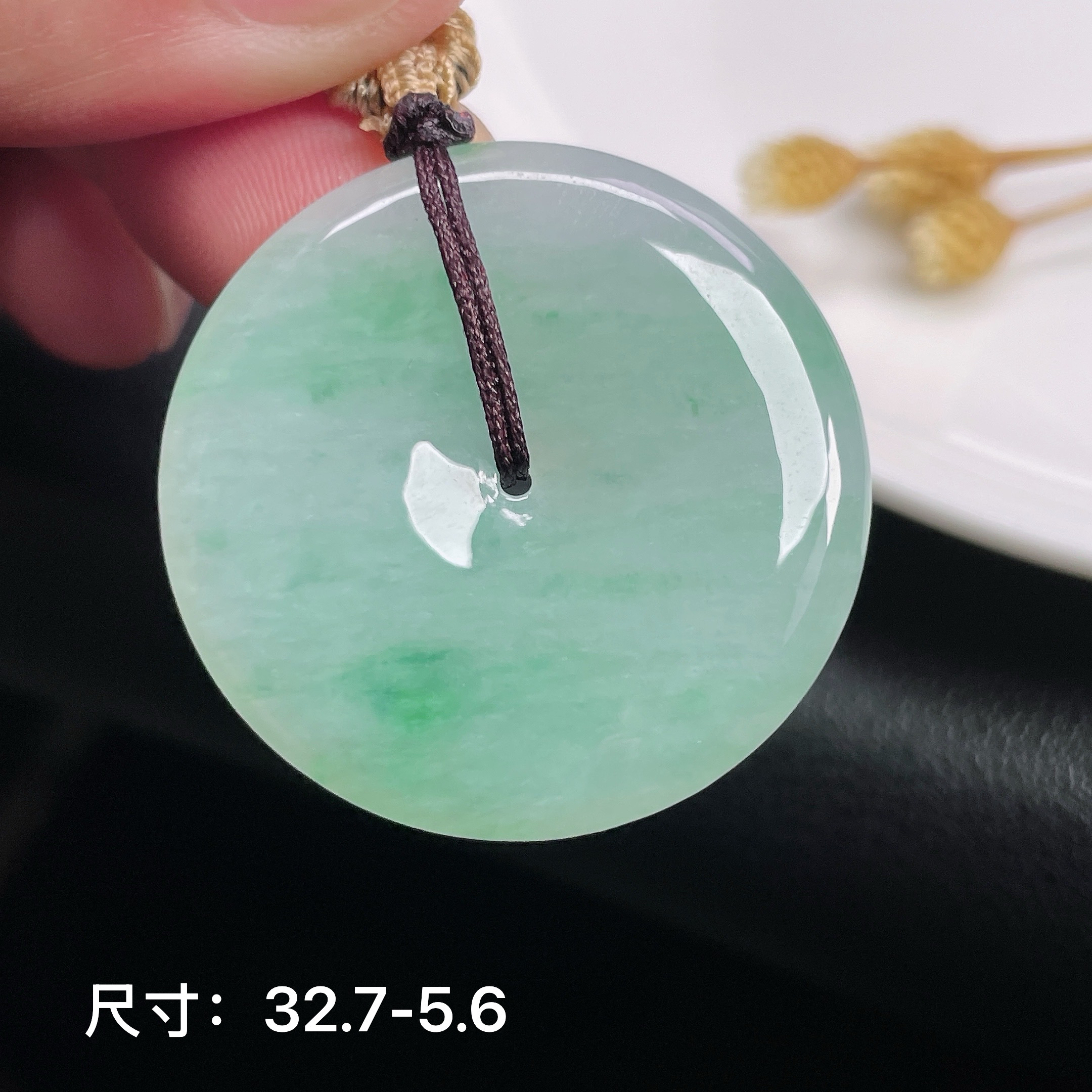 冰糯种淡绿色缅甸翡翠A货平安扣吊坠