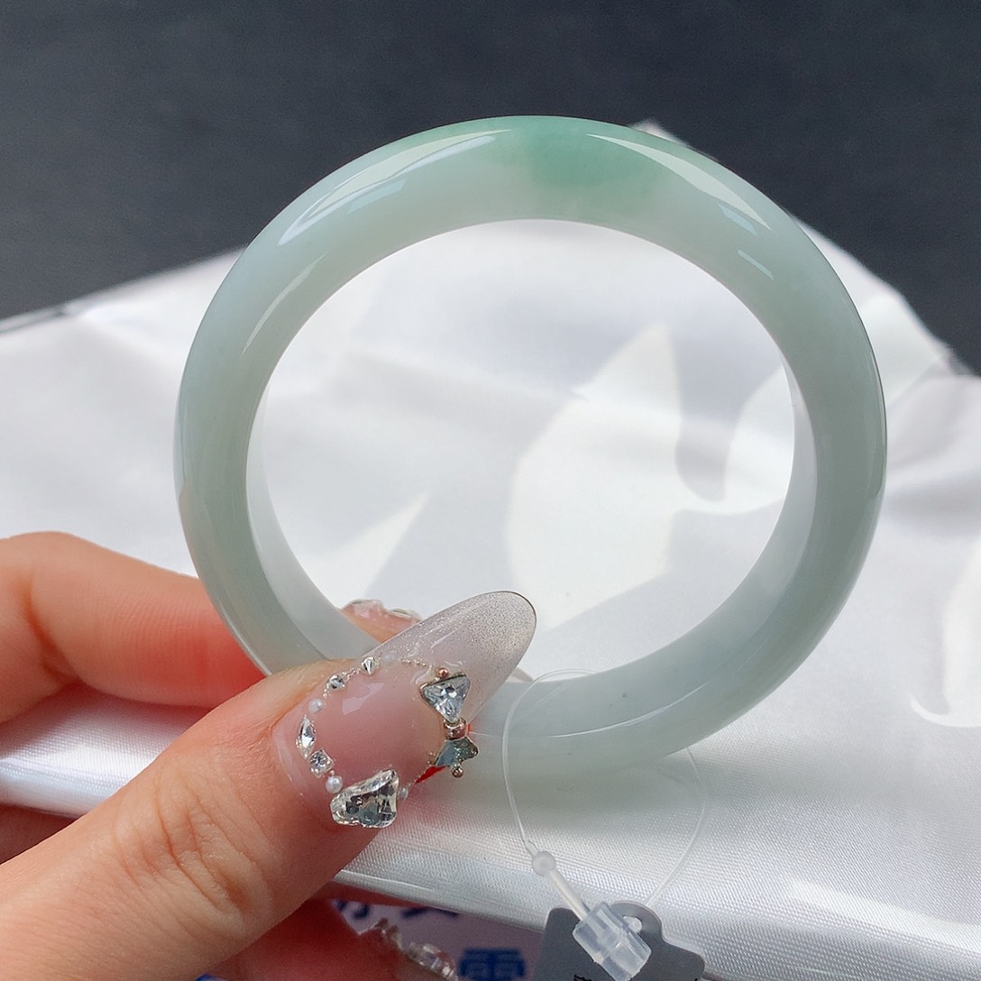 翡翠手镯未镶嵌0049正51.6