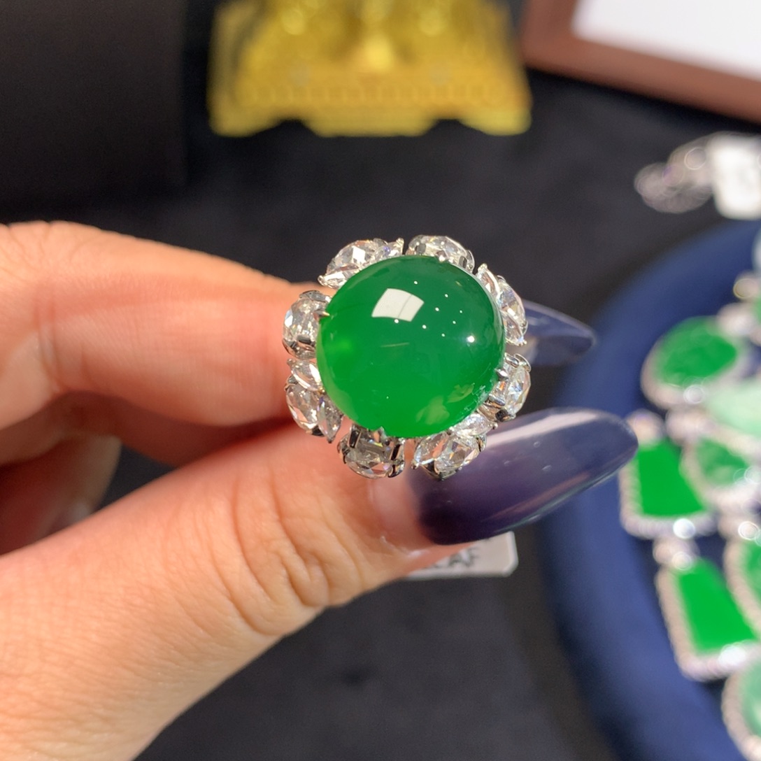 翡翠挂件18K金镶嵌戒指