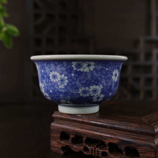 景德镇青花万花压手杯