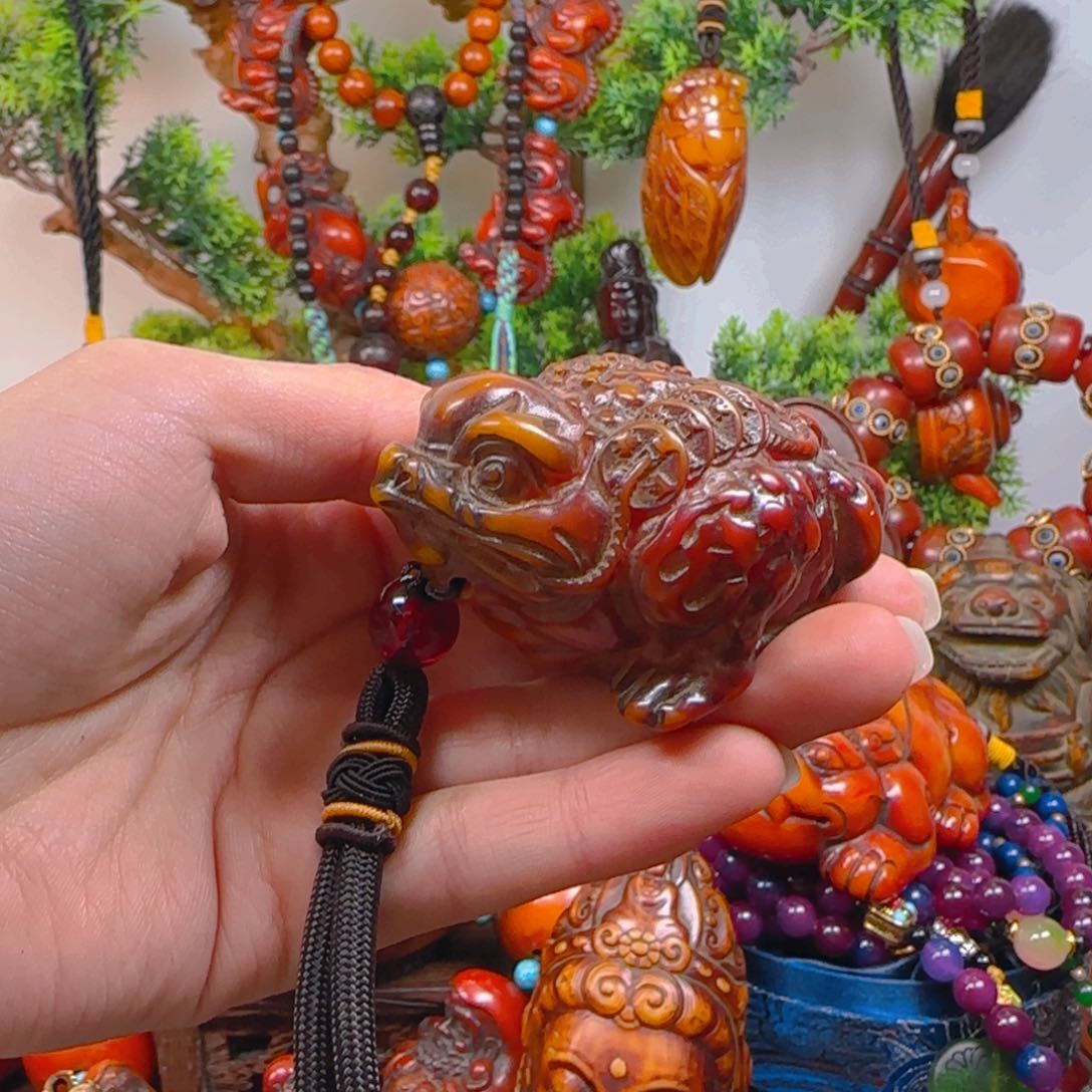 琥珀裸石未镶嵌手把