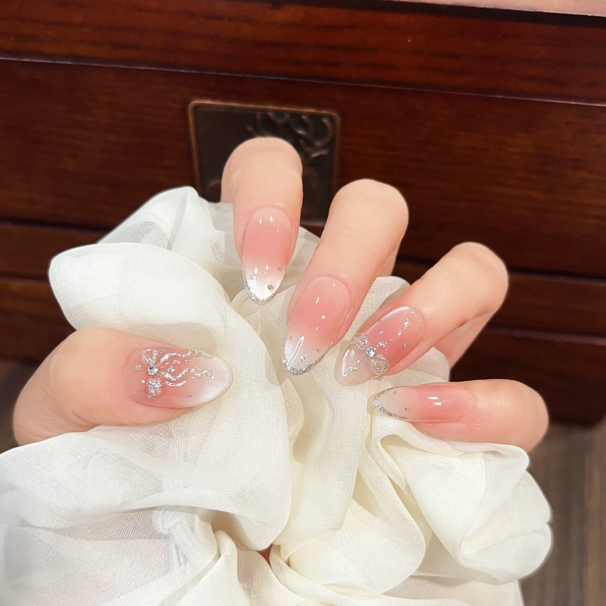 【小千金】春夏新款纯手工蝴蝶结冰透猫眼腮红穿戴甲美甲贴片