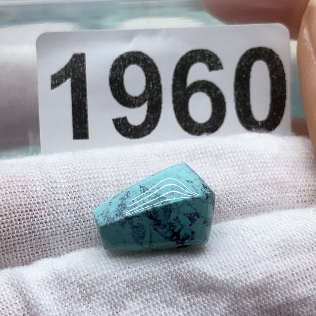 绿松石颈饰未镶嵌