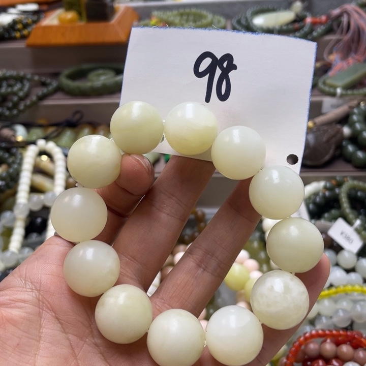 未镶嵌蛇纹石玉手链