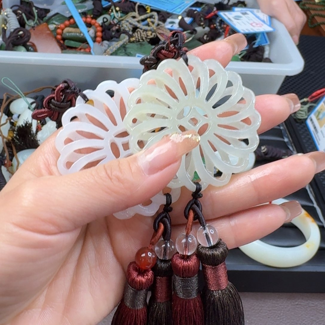 和田玉颈饰未镶嵌发其一