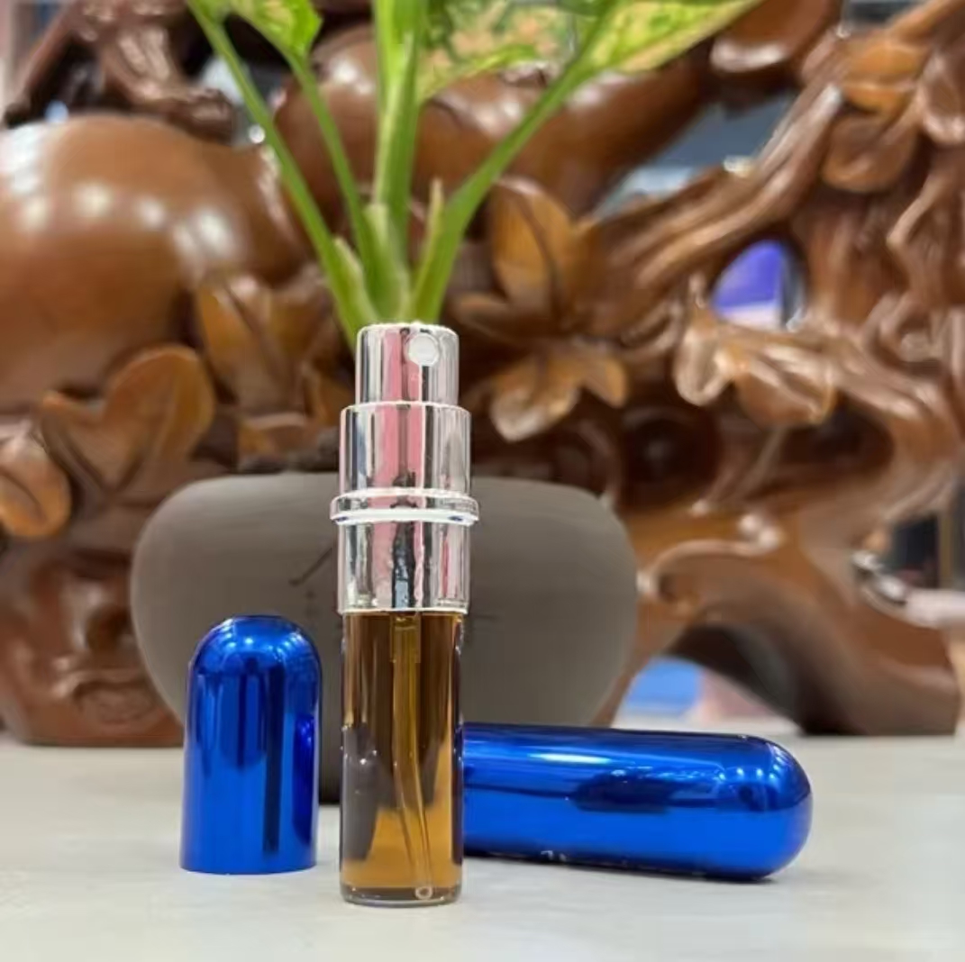 便携式按压喷雾细腻可随时携带的小型喷瓶