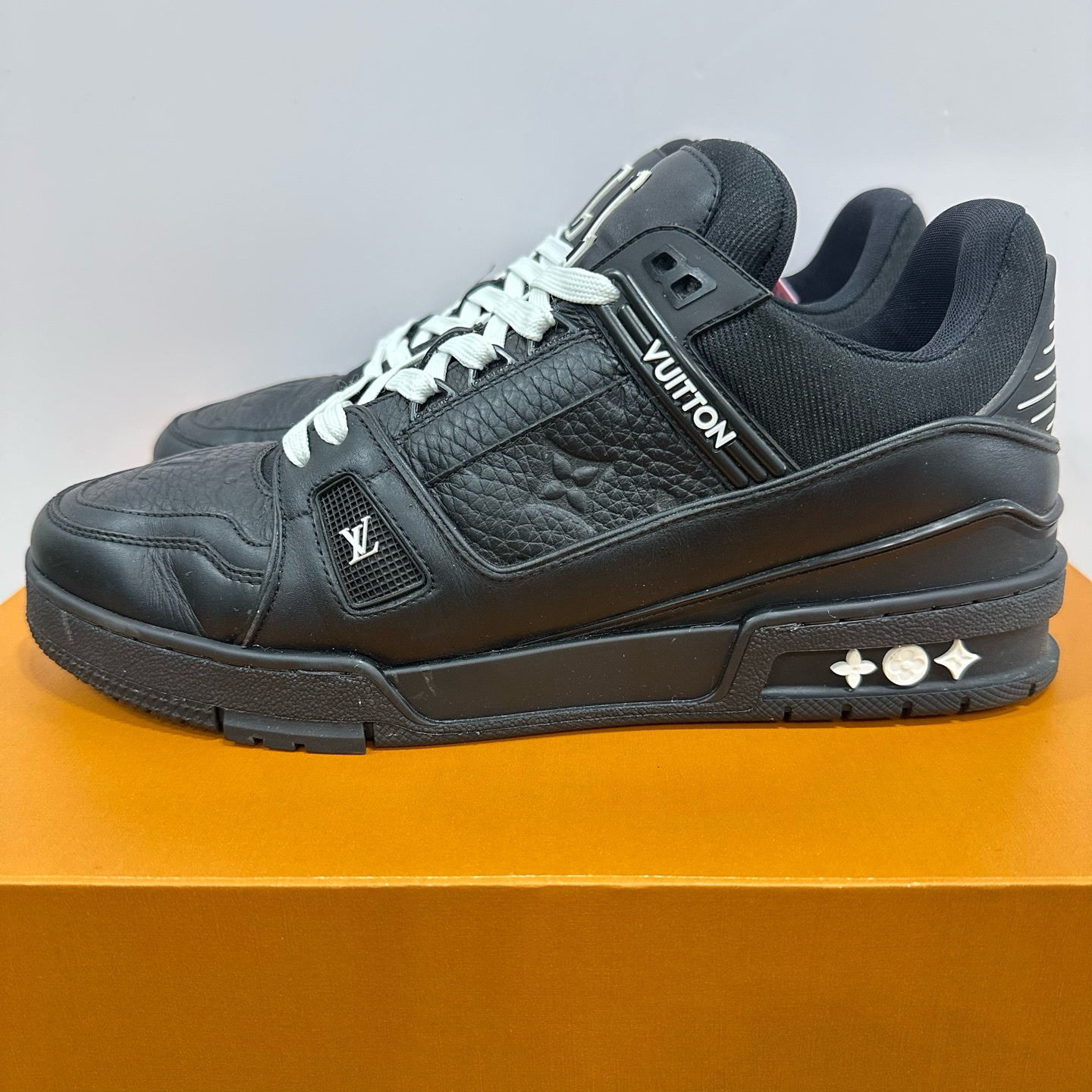 99新 LouisVuitton/路易威登 43码 trainer 黑武士 时尚板鞋