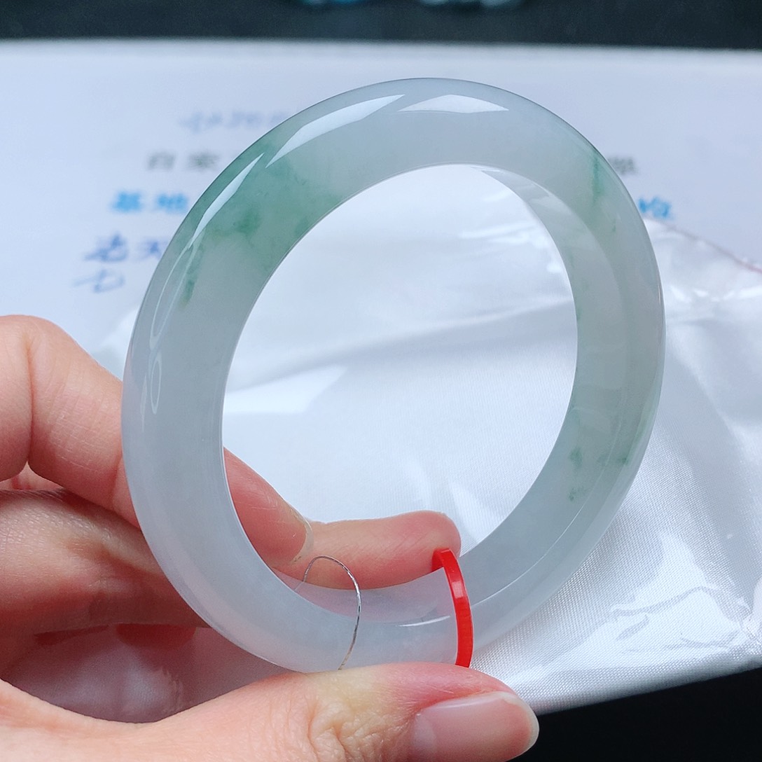 翡翠手镯未镶嵌58圈