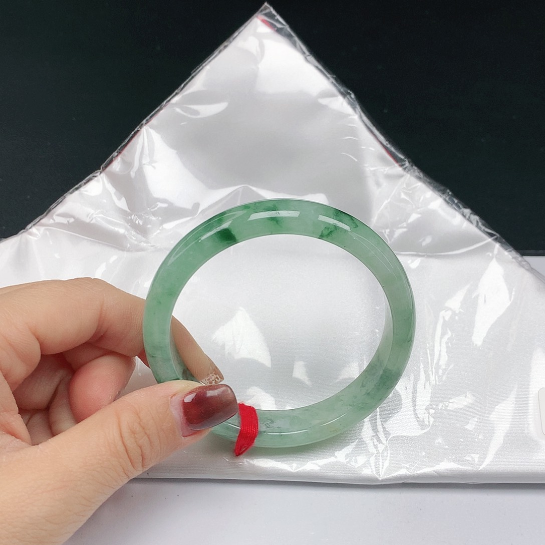 翡翠手镯未镶嵌翡翠151