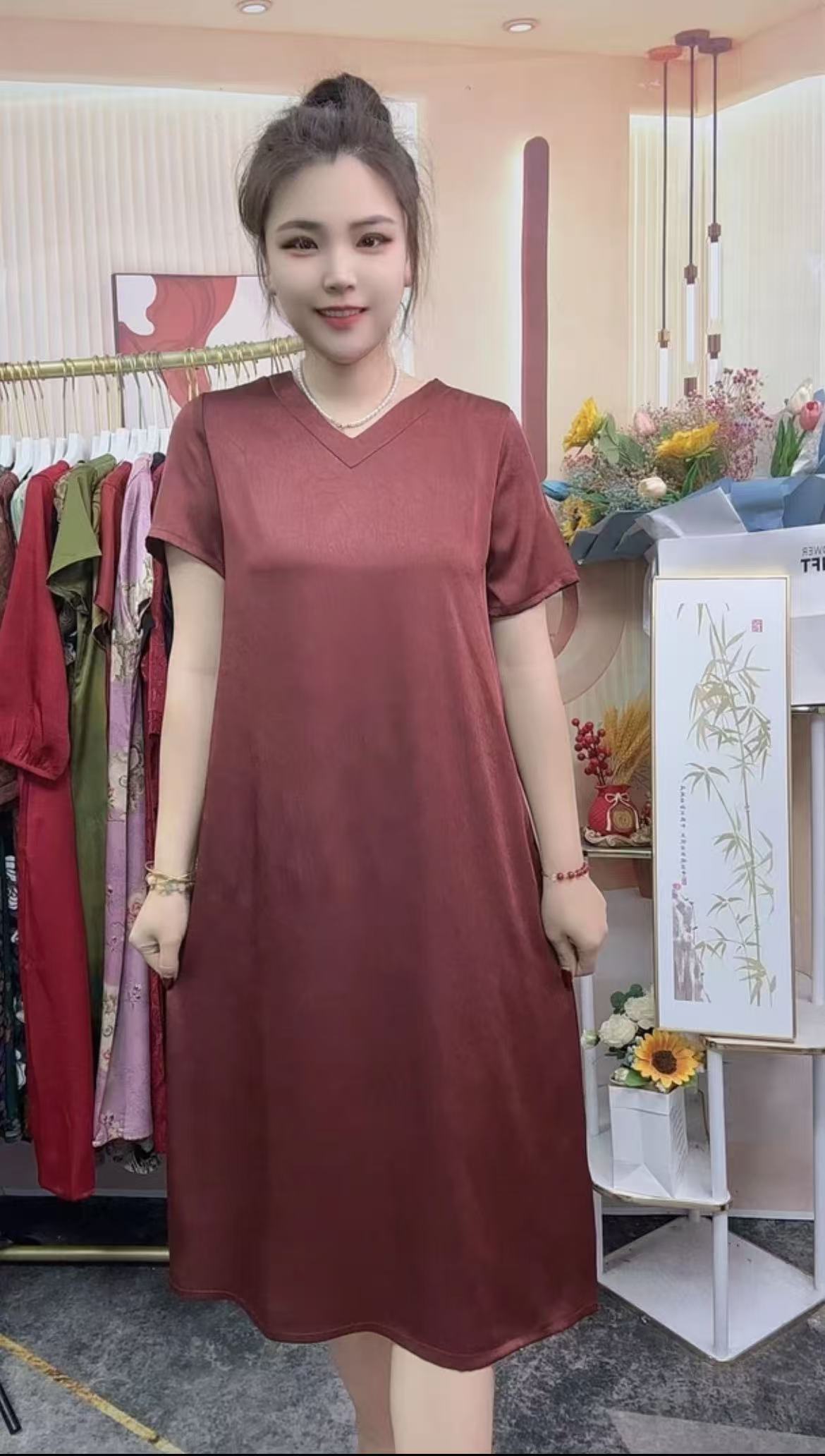 【朱红砂】2025夏季新款时尚遮肚中长款连衣裙