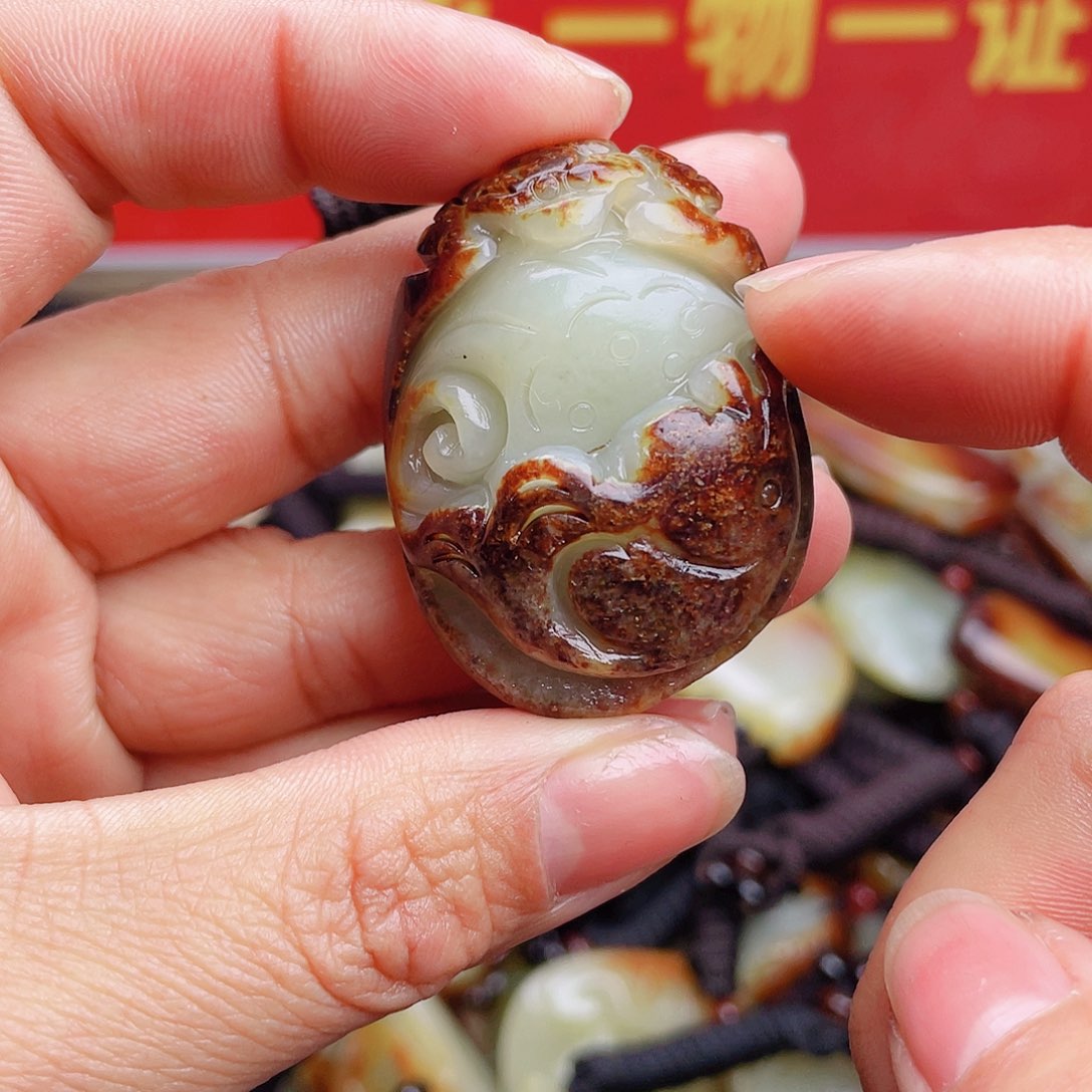 和田玉颈饰未镶嵌