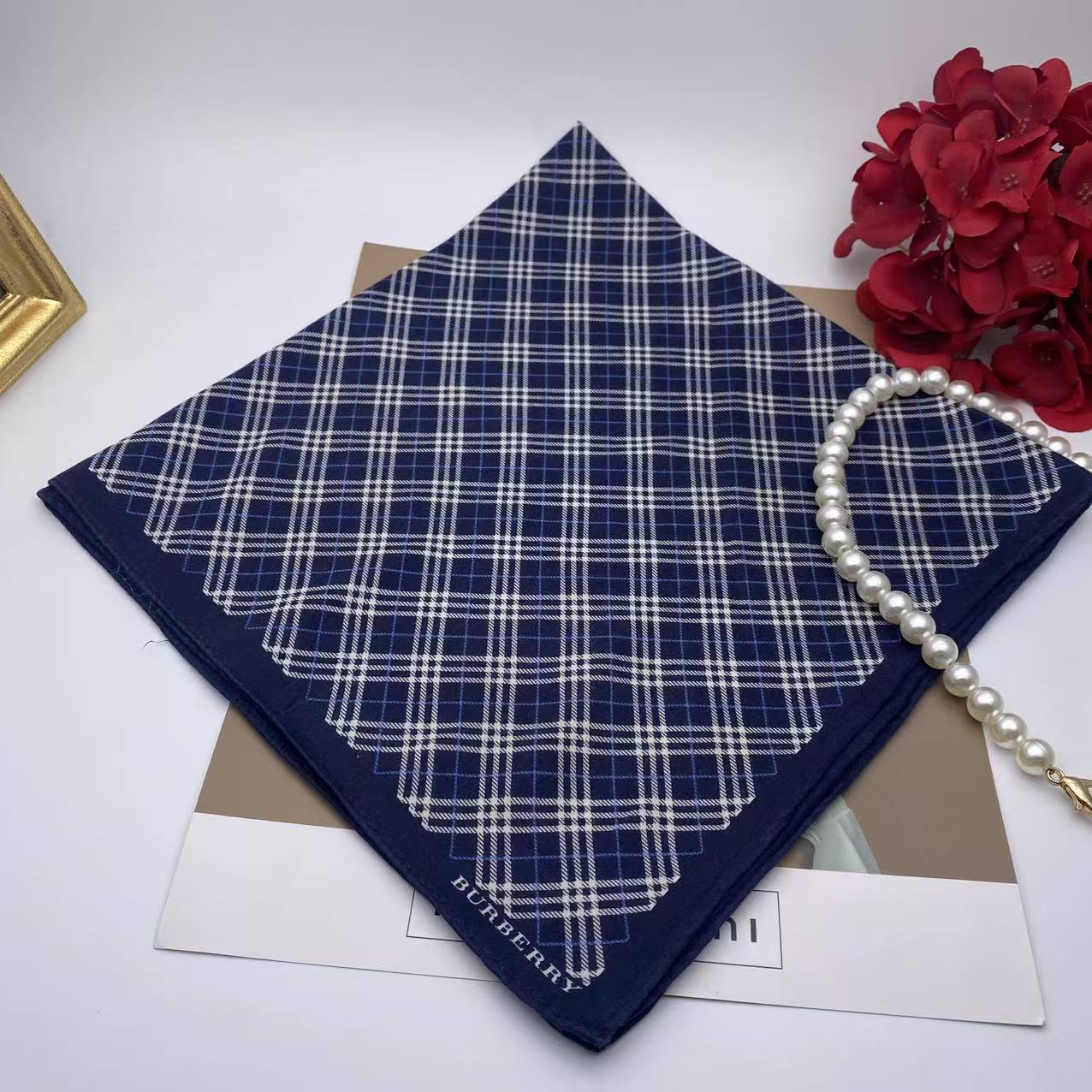 99新 BURBERRY/博柏利  海囤/巴宝莉/丝巾/yy06530