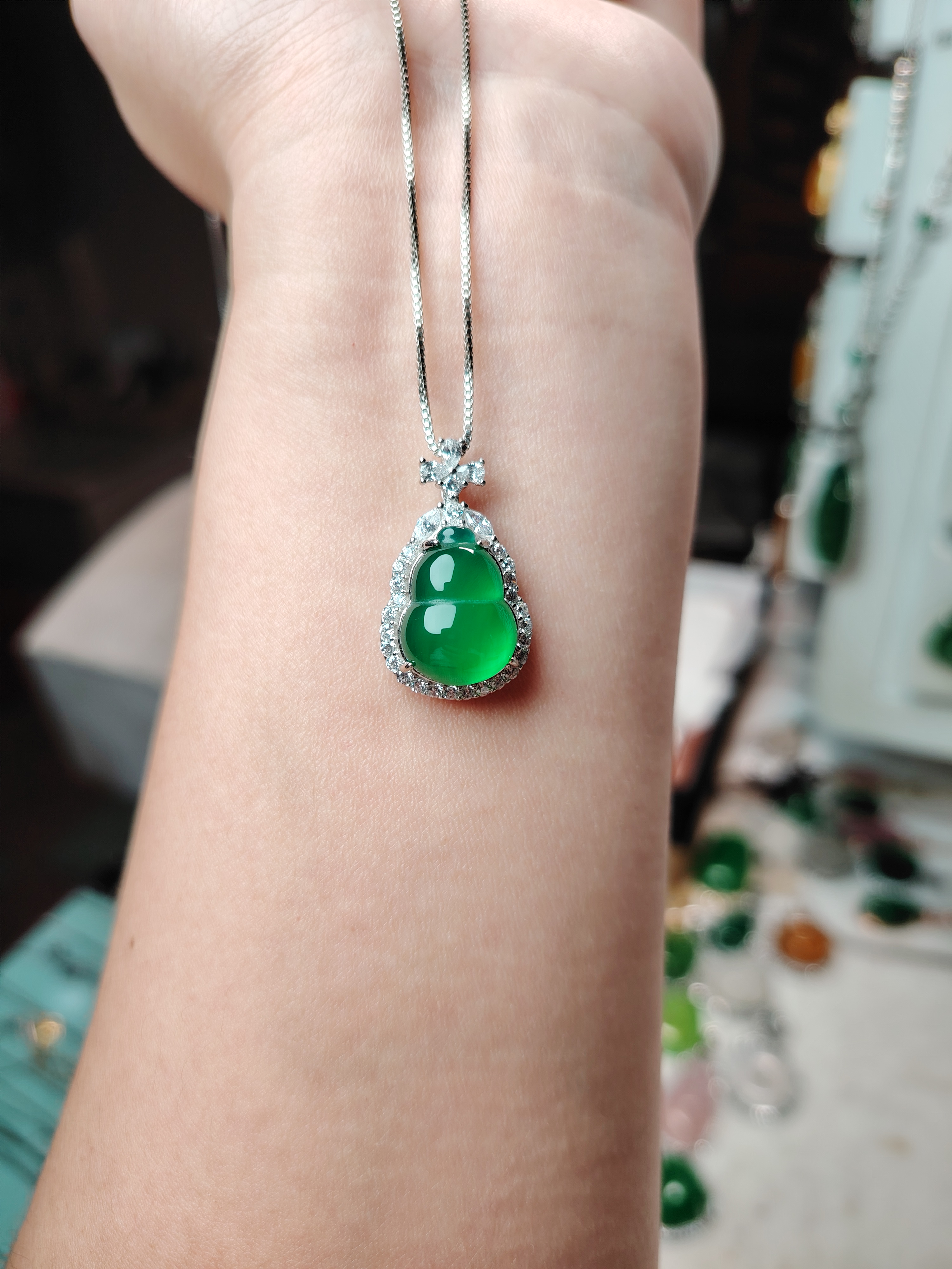 正品天然玉髓s925银满绿色小巧精致款葫芦吊坠