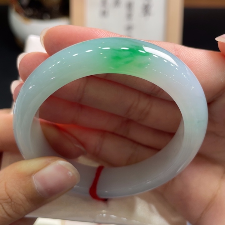 翡翠手镯未镶嵌王****e翡翠手镯53贵妃