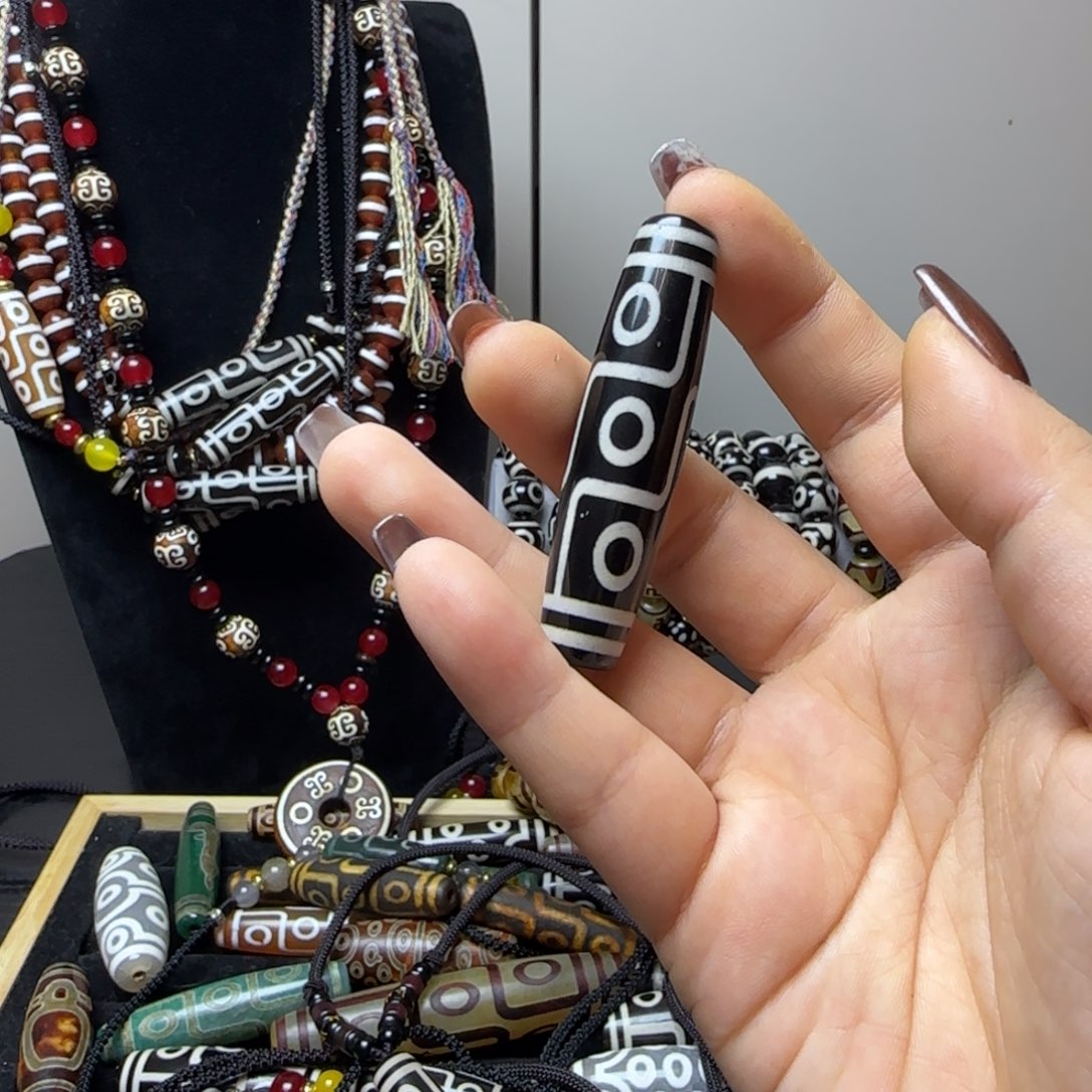 刘***帅玛瑙/玉髓合金颈饰