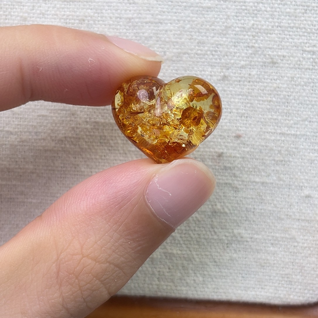 琥珀未镶嵌珠宝奇石屁桃