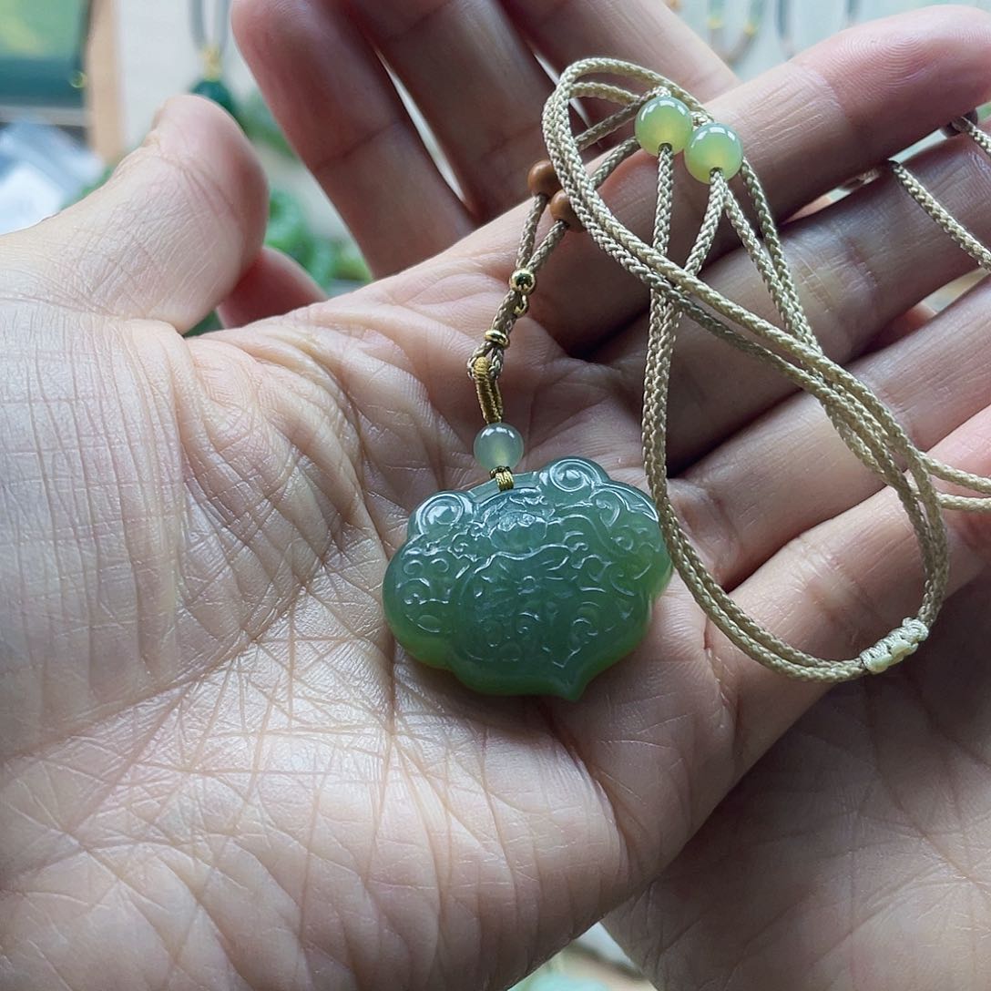 和田玉吊坠(不含链)未镶嵌洛****理