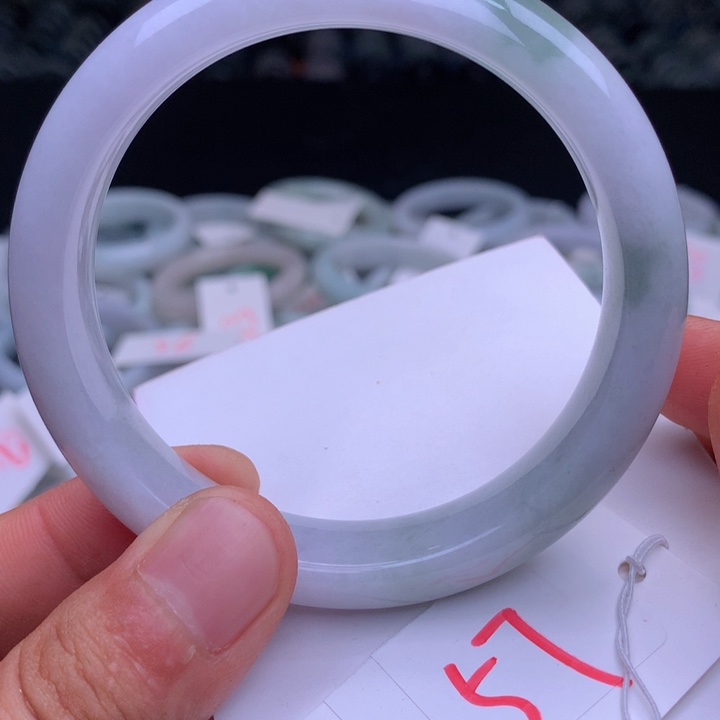 翡翠手镯未镶嵌45558888888889