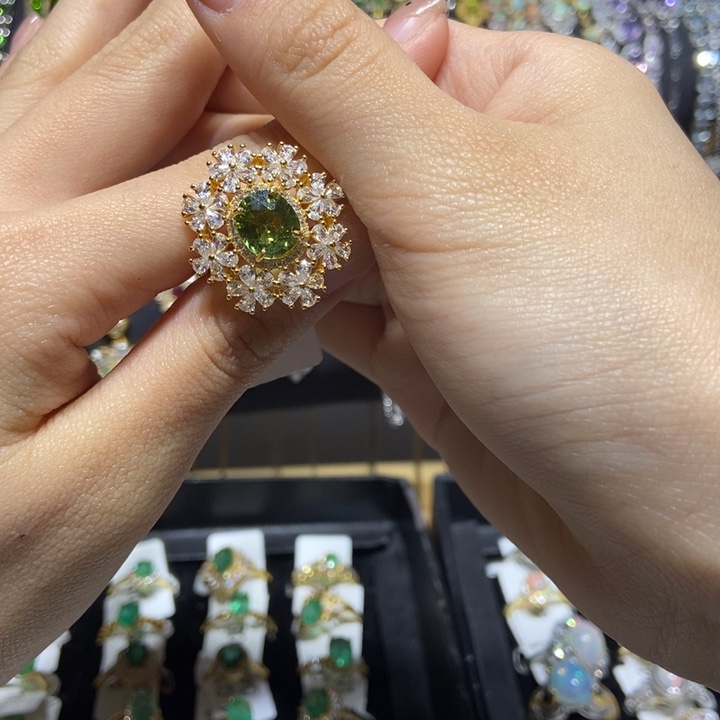 橄榄石戒指银S925镶嵌