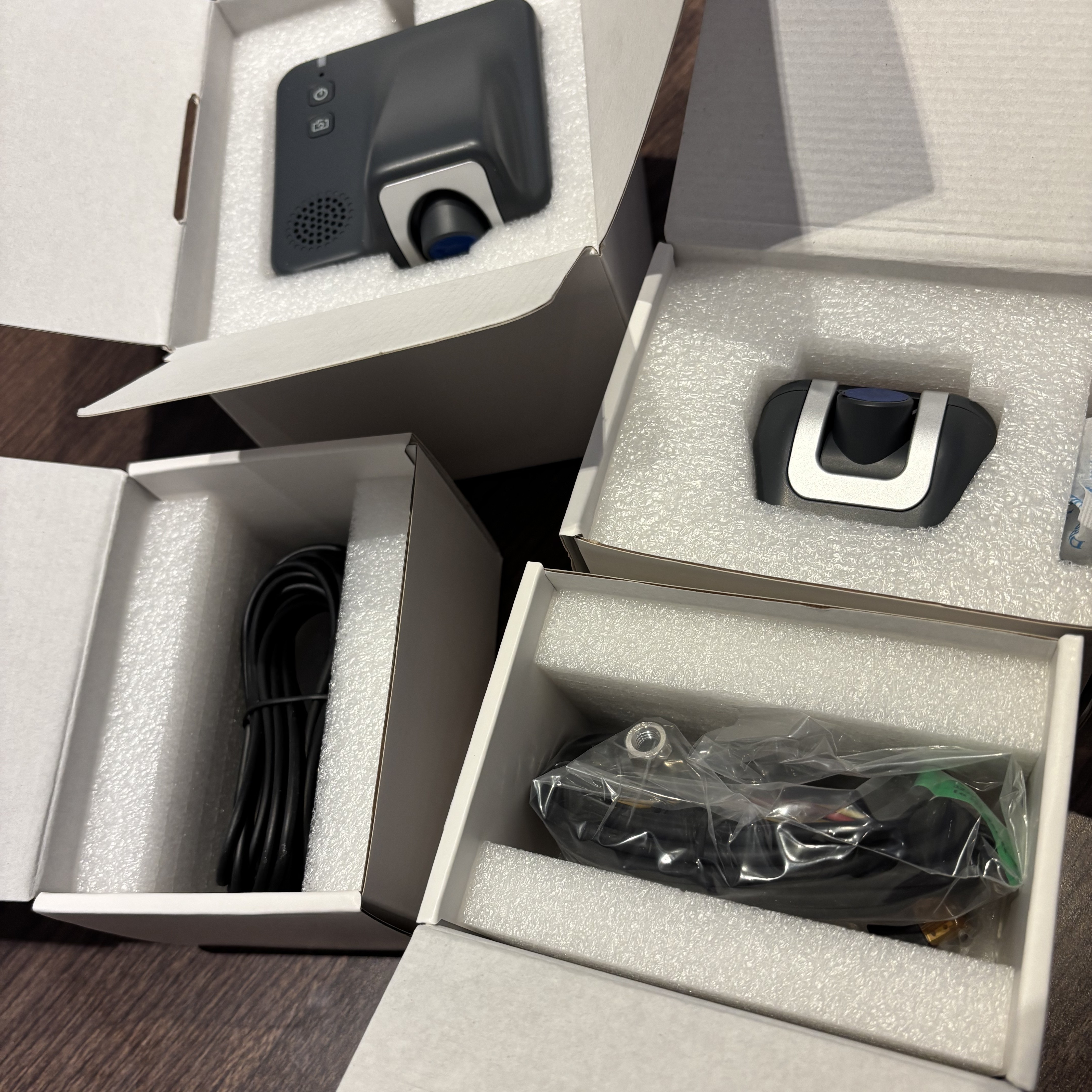 第四代行车记录仪前后双摄高清