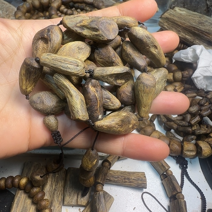 沉香碎屑沉香木沉水树丁颜色原味