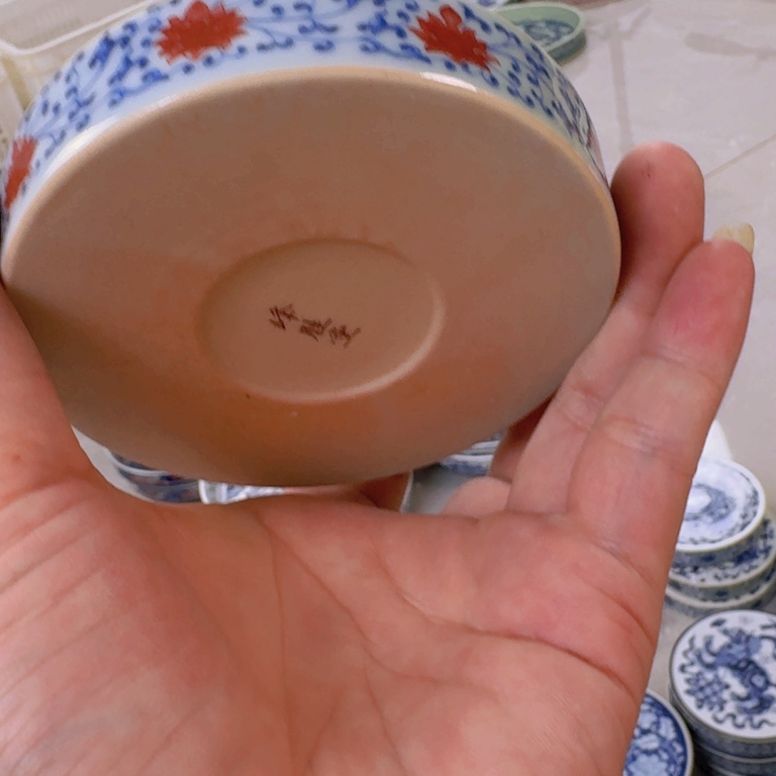 瓷片釉里红缠枝莲盖置景德镇