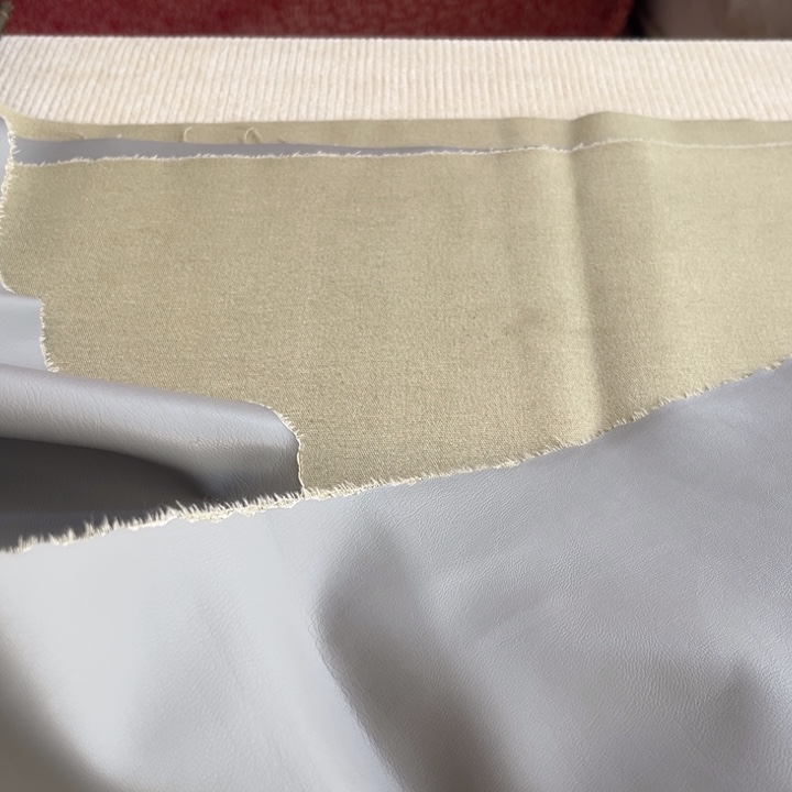 浅灰棉底皮1米。  