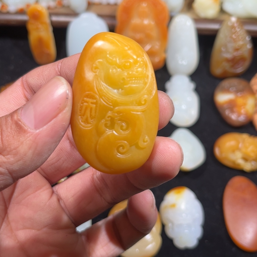 和田玉颈饰未镶嵌闯*