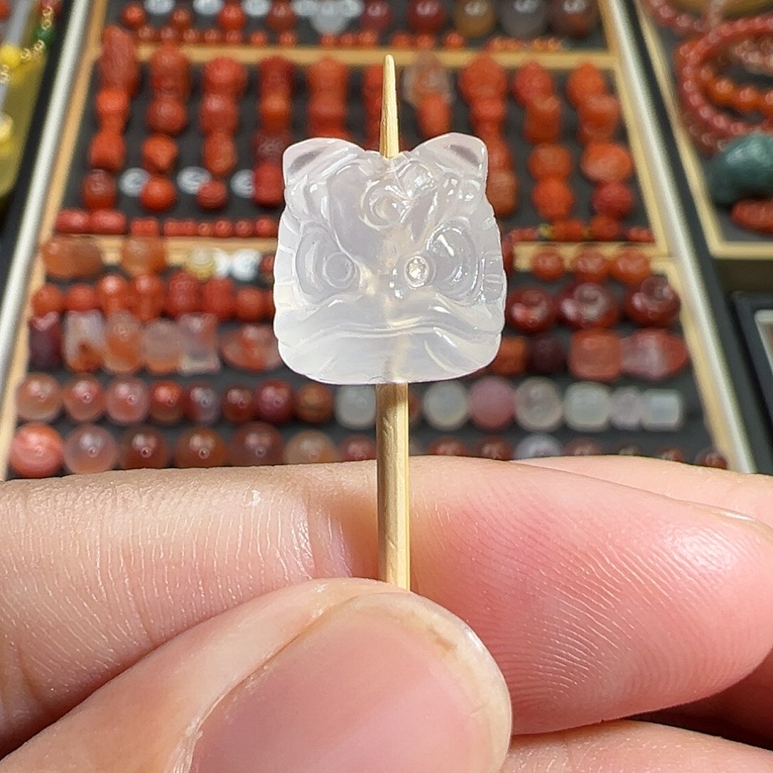 玛瑙/玉髓珠宝奇石未镶嵌川料荔枝冻醒狮11.8m m