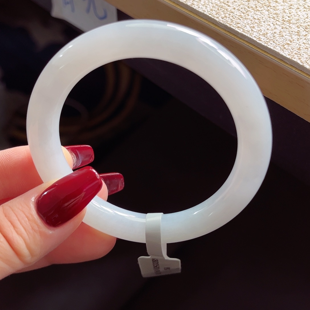 翡翠手镯未镶嵌手镯