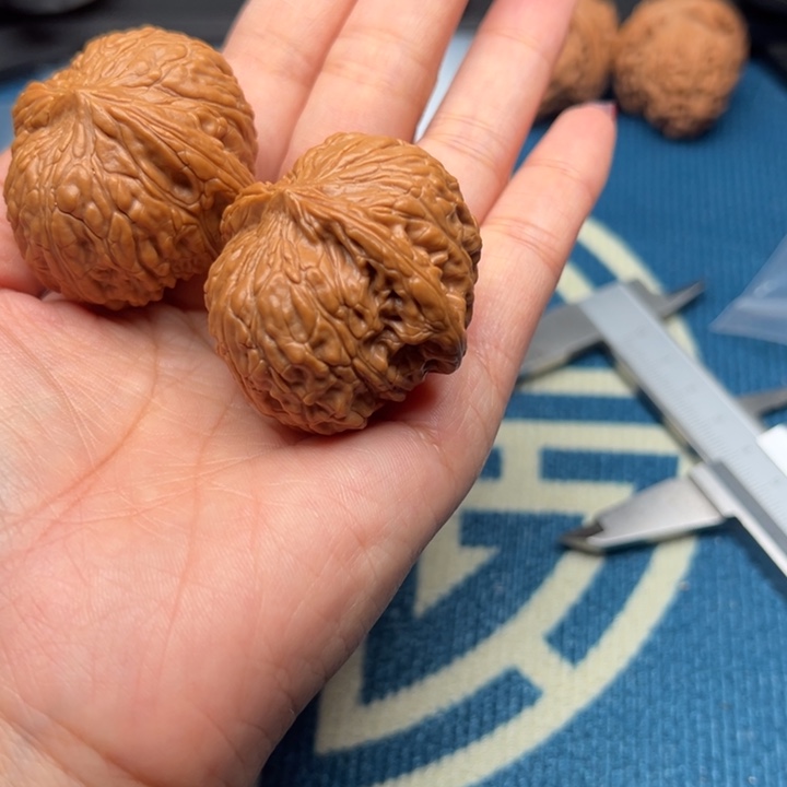 吊坠桃核文玩泥鳅背