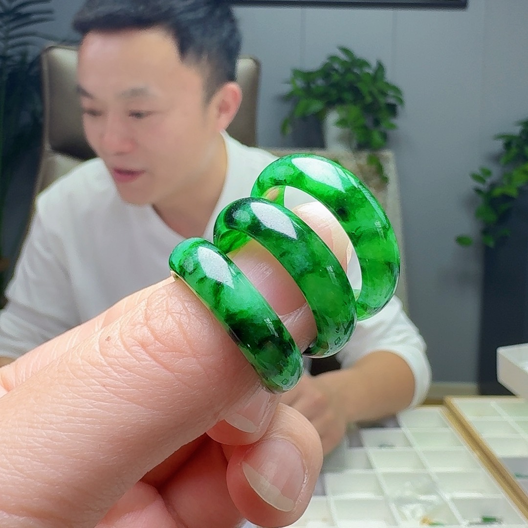 翡翠未镶嵌戒指多样性发货其一