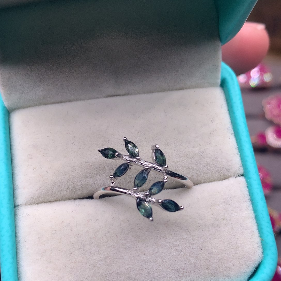 蓝宝石戒指银S925镶嵌