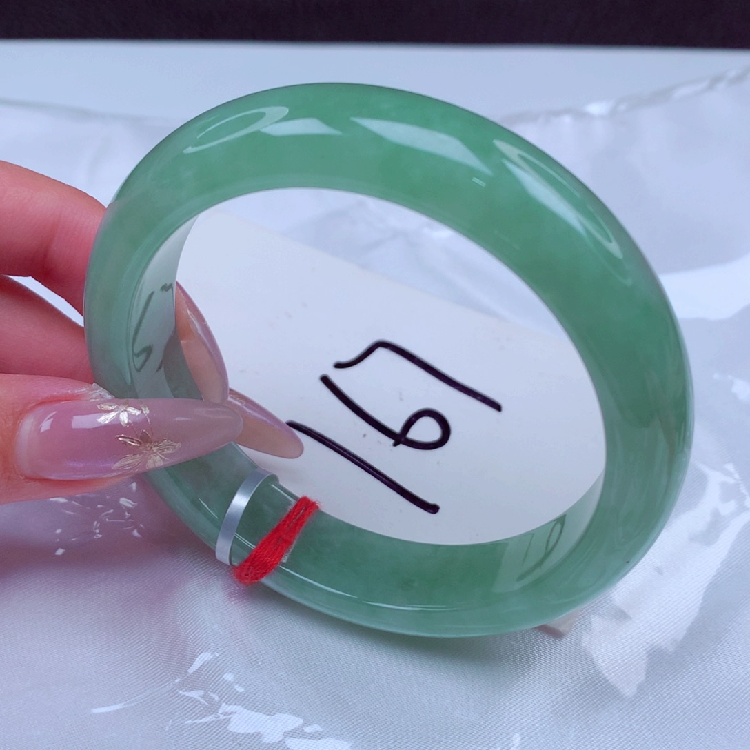 翡翠手镯未镶嵌翡翠57