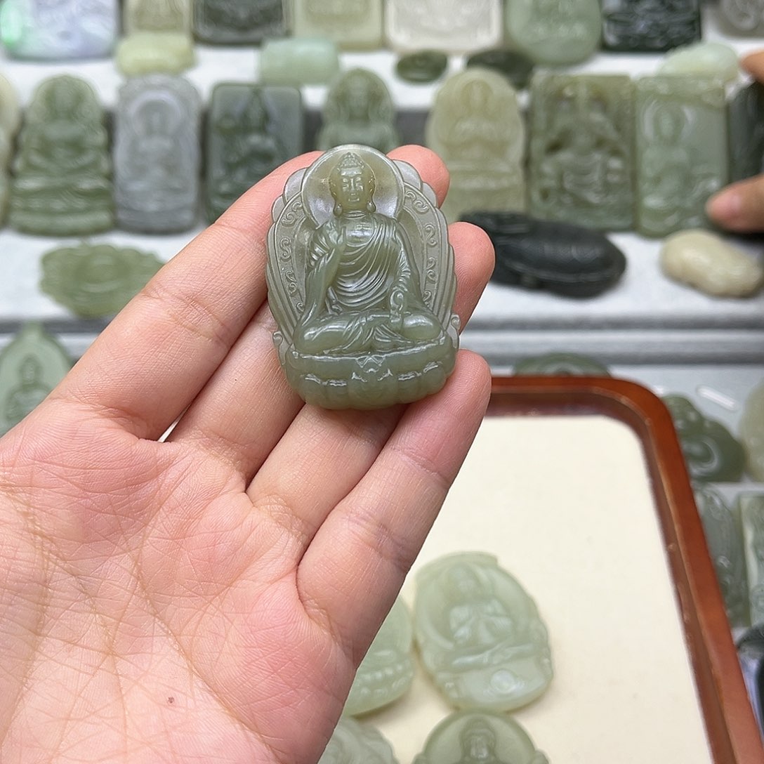 和田玉颈饰未镶嵌?****?