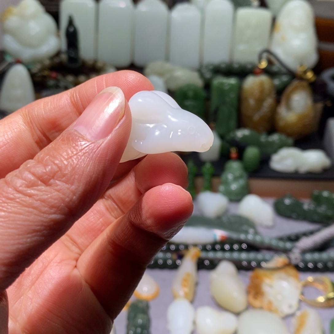 和田玉颈饰未镶嵌