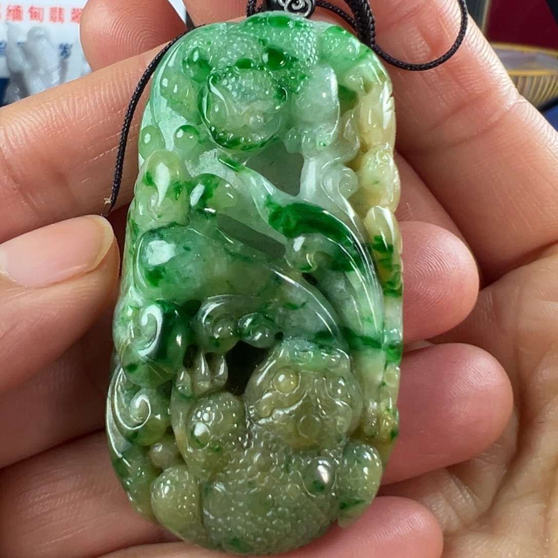 翡翠未镶嵌项圈天然翡翠挂件