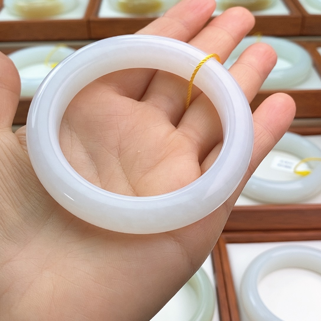 和田玉（白玉）手镯未镶嵌用****3