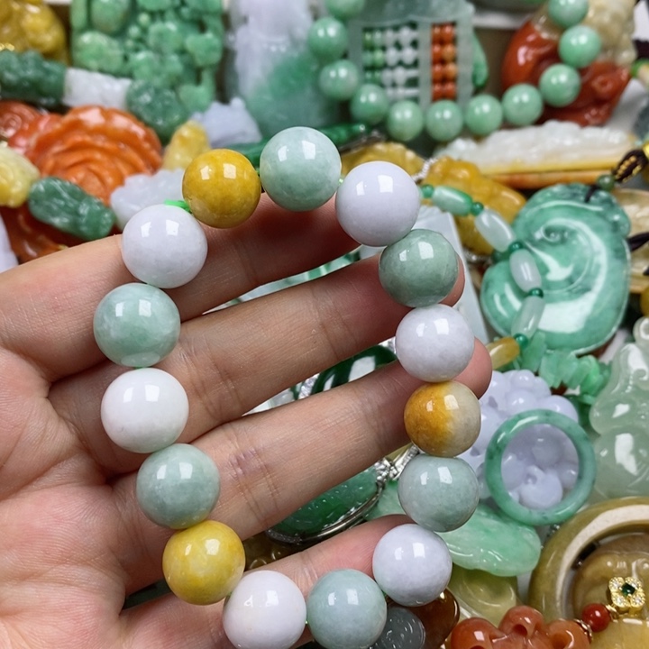 翡翠吊坠(赠链)未镶嵌